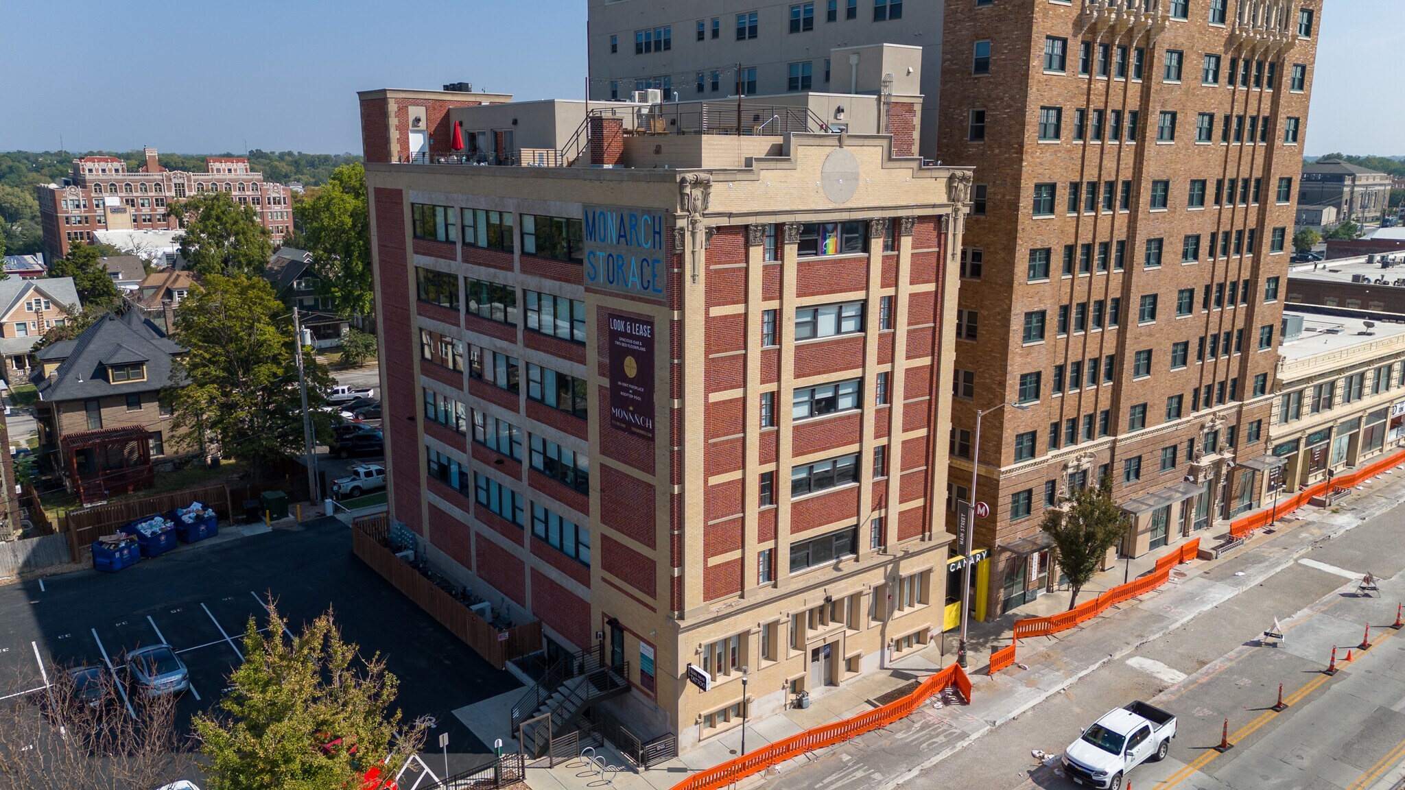 3825-3829 Main St, Kansas City, MO à louer Photo principale– Image 1 sur 6