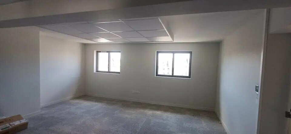 Bureau dans Caen à louer - Photo de l’immeuble – Image 2 sur 5