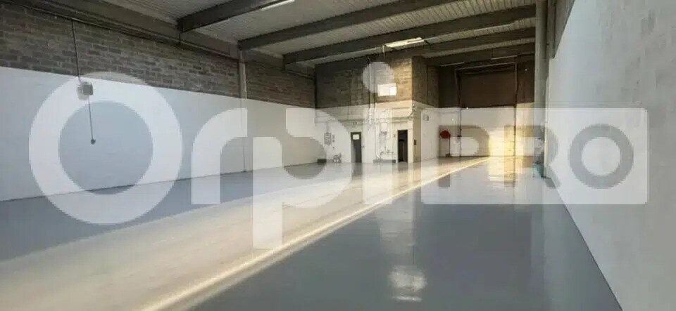 Industriel/Logistique dans Coignières à louer - Photo de l’immeuble – Image 1 sur 7