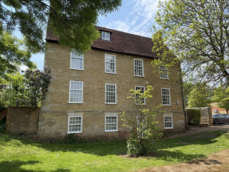 Stratford Rd, Milton Keynes à vendre - Photo de l’immeuble – Image 3 sur 4