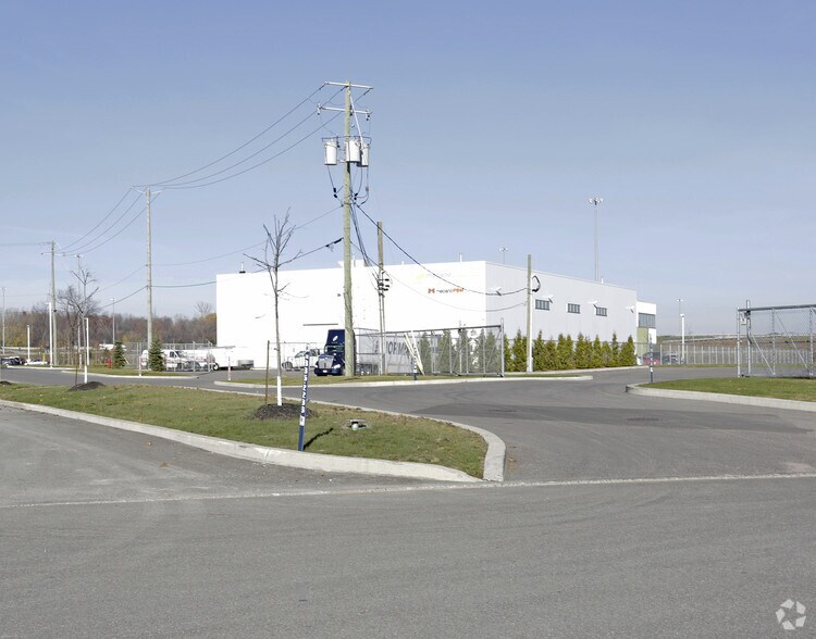 1570 Rue Nationale, Terrebonne, QC à vendre - Photo de l’immeuble – Image 2 sur 3