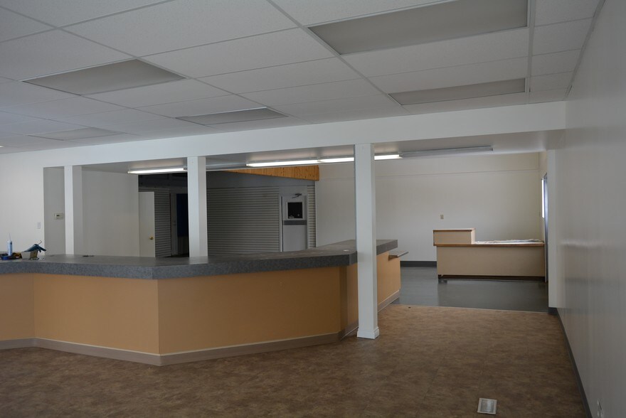 10123 95th Ave, Fort St John, BC à louer - Photo intérieure – Image 3 sur 8