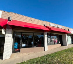 4900-4906 Topanga Canyon Blvd, Woodland Hills, CA à louer Photo de l’immeuble– Image 1 sur 1