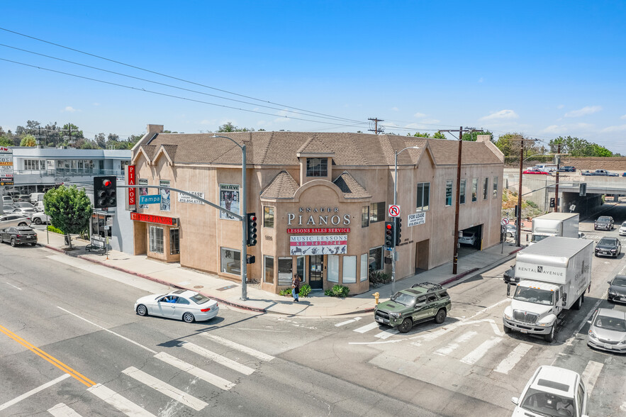 19301 Ventura Blvd, Tarzana, CA à louer - Photo principale – Image 1 sur 15