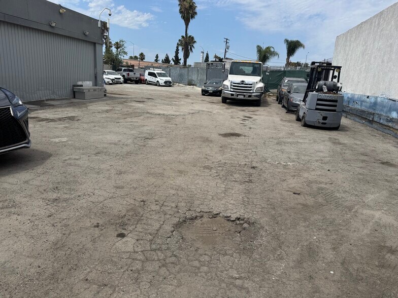 1617 W Lincoln Ave, Anaheim, CA à vendre - Photo de l’immeuble – Image 3 sur 10