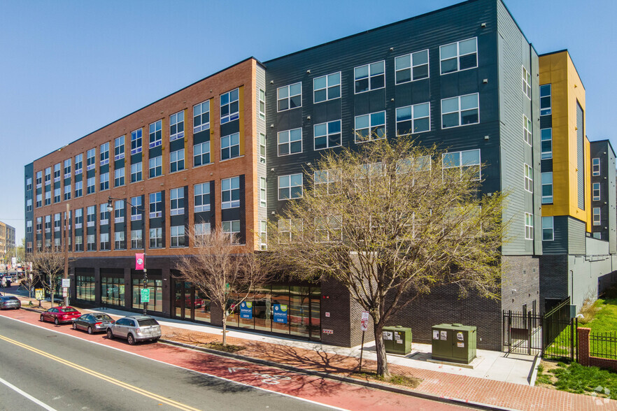 2442 Martin Luther King Ave SE, Washington, DC à louer - Photo de l’immeuble – Image 3 sur 7