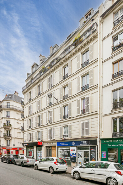 Local commercial dans Paris à louer - Photo de l’immeuble – Image 3 sur 3