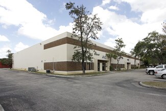 Plus de détails pour 3280-3292 N 29th Ct, Hollywood, FL - Industriel/Logistique à louer