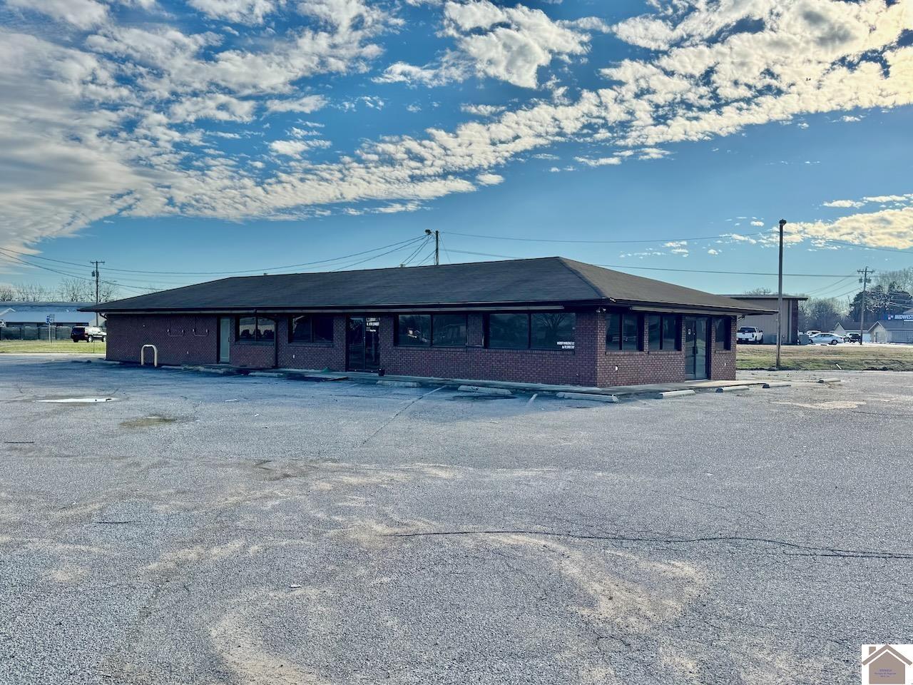 2301 N 8th St, Paducah, KY à louer Photo principale– Image 1 sur 5
