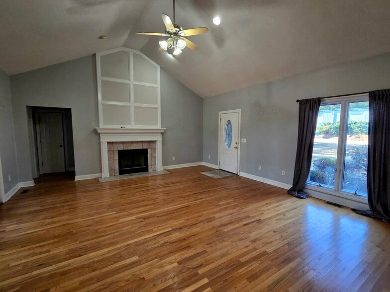 113 Quiet Cove, Mooresville, NC à louer - Hall d’entrée – Image 2 sur 6