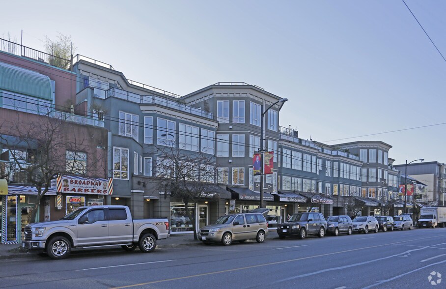 3424-3458 W Broadway, Vancouver, BC à vendre - Photo de l’immeuble – Image 2 sur 6