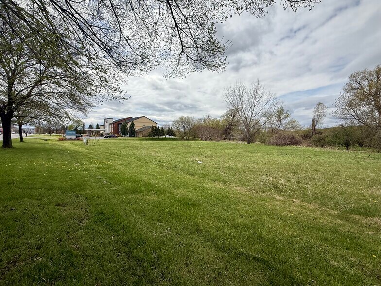 3707 Rt-281, Cortland, NY à vendre - Photo de l’immeuble – Image 1 sur 7