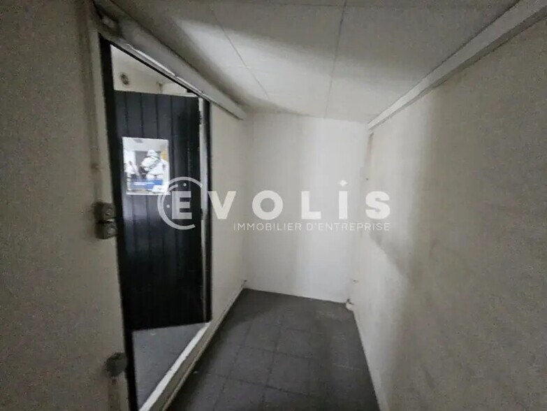 Local d’activités dans Montrouge à louer - Photo de l’immeuble – Image 3 sur 13