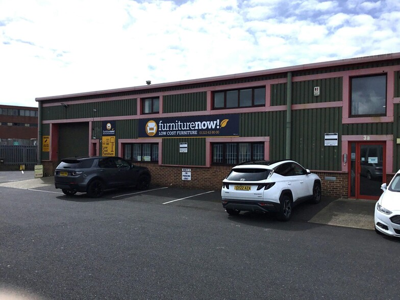 1-3 Courtlands Rd, Eastbourne à louer - Photo principale – Image 1 sur 6
