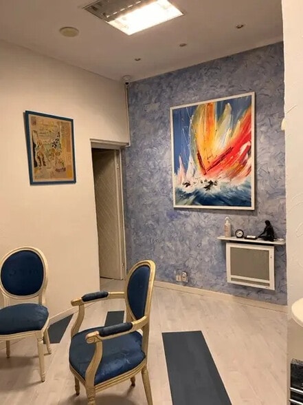 23 Rue Biot, Paris à vendre - Photo de l’immeuble – Image 3 sur 9