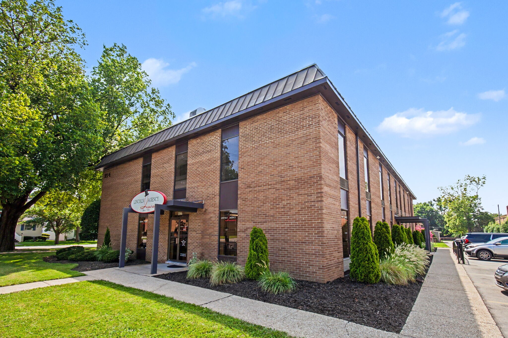 214 Breckenridge Ln, Louisville, KY à vendre Photo de l’immeuble– Image 1 sur 19