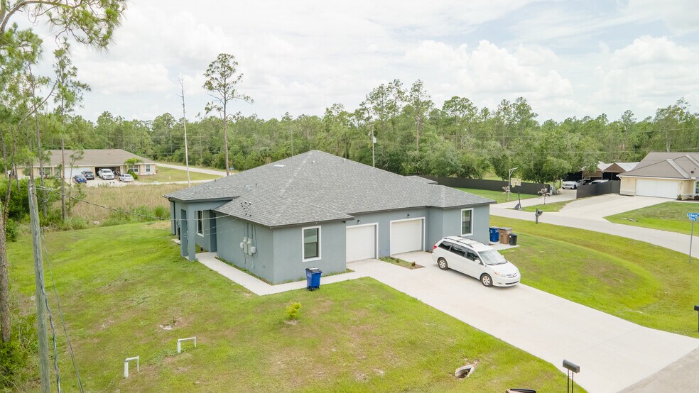 Lehigh Acres Duplex Portfolio portefeuille de 5 biens à vendre sur LoopNet.fr - Photo de l’immeuble – Image 3 sur 9