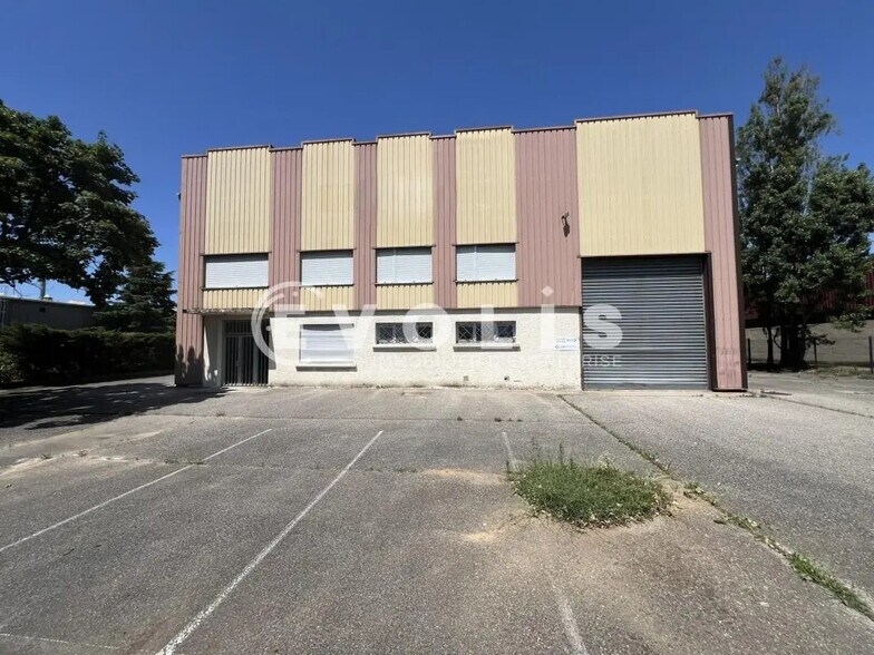 Bureau dans Chassieu à louer - Photo de l’immeuble – Image 3 sur 24