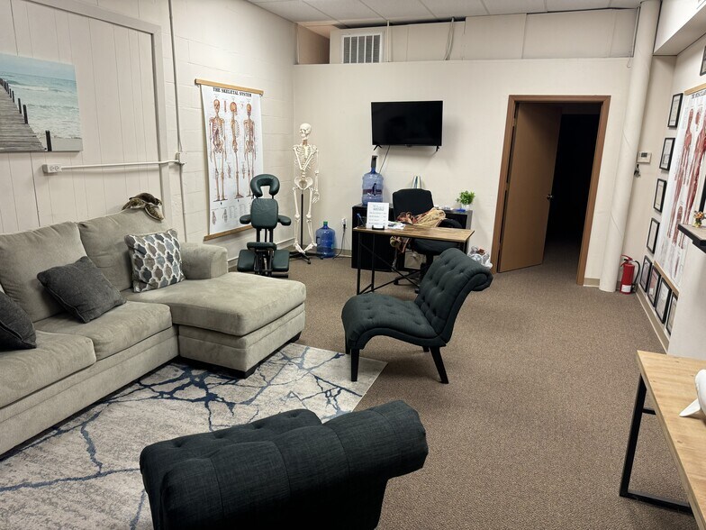 304 E Jackson St, Willard, MO à louer - Photo de l’immeuble – Image 3 sur 15