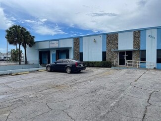 Plus de détails pour 3201 44th Ave N, Saint Petersburg, FL - Industriel/Logistique à vendre