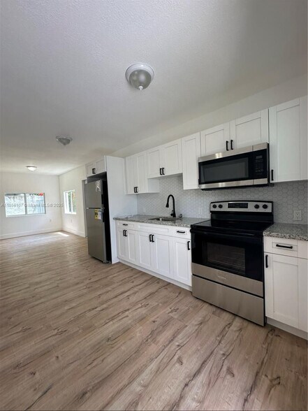 3123 NW 22nd Ct, Miami, FL à vendre - Photo de l’immeuble – Image 2 sur 30