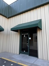 1378 E Turner Rd, Lodi, CA à louer Photo de l’immeuble– Image 1 sur 6
