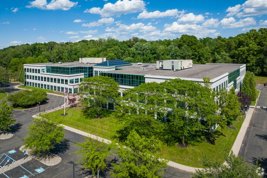 100 Passaic Ave, Fairfield, NJ à louer - Photo de l’immeuble – Image 2 sur 6