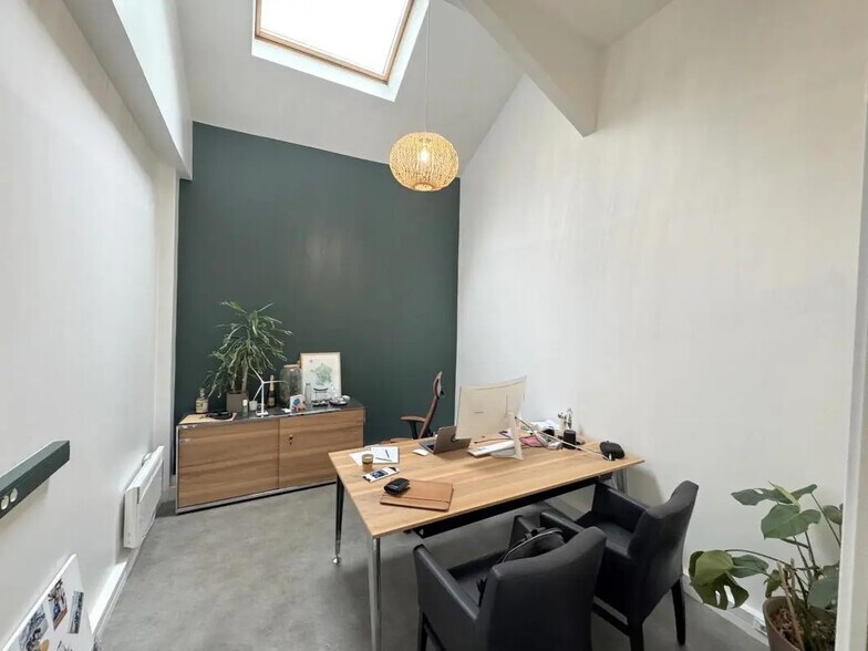 Bureau dans Versailles à louer - Photo intérieure – Image 1 sur 12