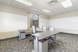 3000 E Ridge Rd, Rochester, NY à louer Photo de l’immeuble– Image 2 sur 5