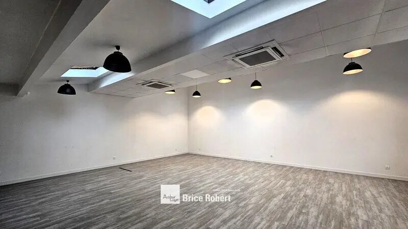 Bureau dans Villeurbanne à vendre Photo de l’immeuble– Image 1 sur 8