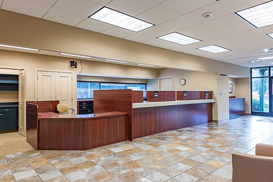 1708 N Eastman Rd, Kingsport, TN à vendre - Photo de l’immeuble – Image 3 sur 15