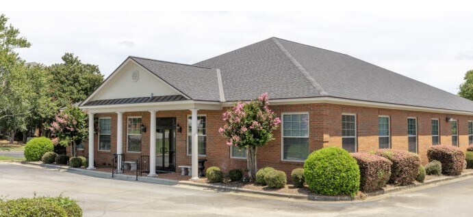 618A N Westover Blvd, Albany, GA à louer Photo principale– Image 1 sur 3