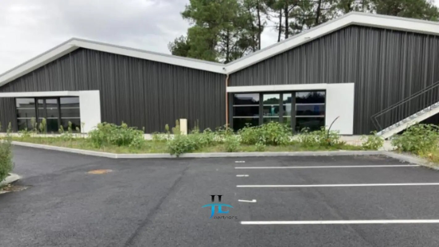 Bureau dans Audenge à louer Photo de l’immeuble– Image 1 sur 5