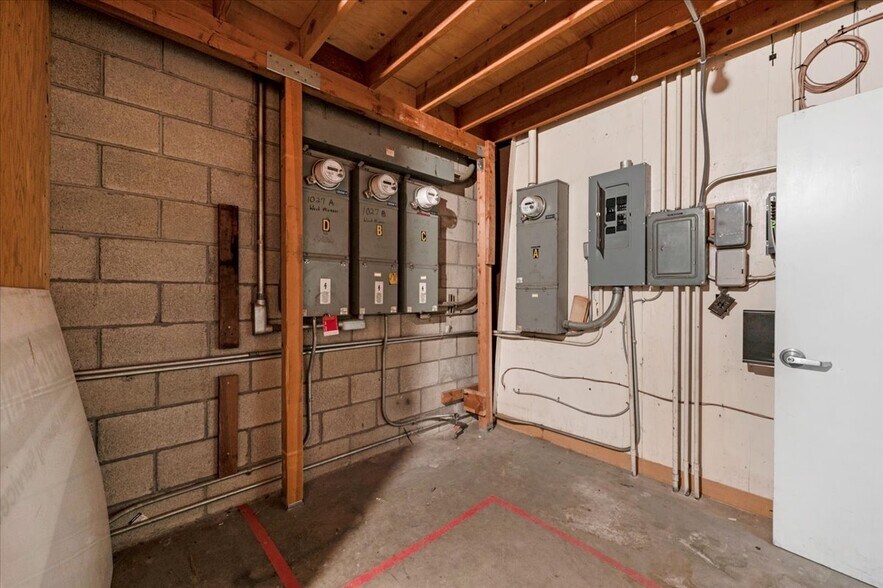 1027 W Murray Ave, Visalia, CA à vendre - Photo de l’immeuble – Image 3 sur 53