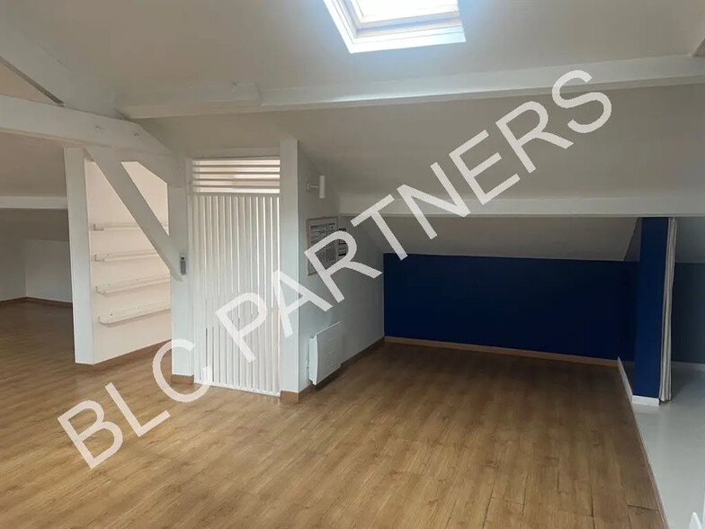 Bureau dans Paris à louer - Photo de l’immeuble – Image 2 sur 8