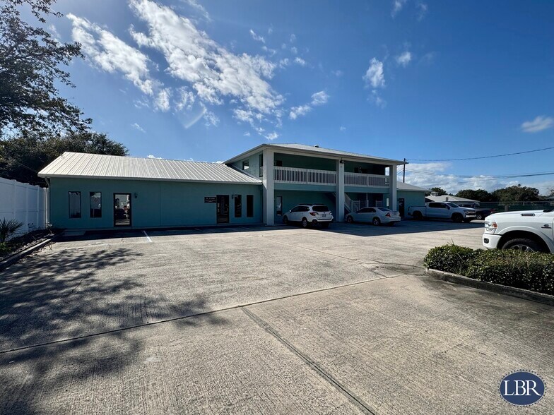 21 W Fee Ave, Melbourne, FL à vendre - Photo de l’immeuble – Image 2 sur 5