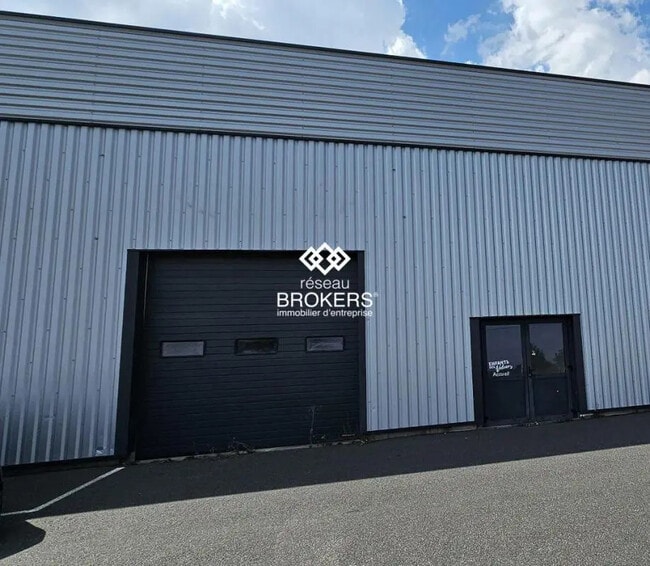 Plus de détails pour 2 Rue Salvador Allendé, Riom - Industriel/Logistique à louer