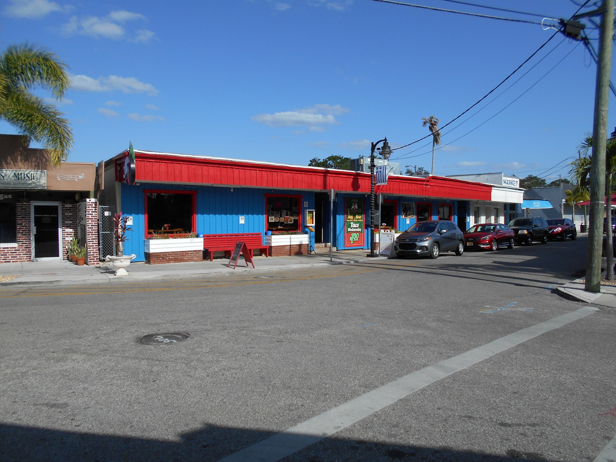 530 Athens St, Tarpon Springs, FL à louer Photo de l’immeuble– Image 1 sur 24