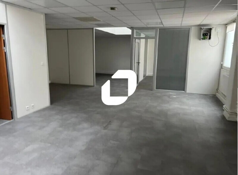 Bureau dans Villiers-sur-Marne à vendre - Photo de l’immeuble – Image 2 sur 5
