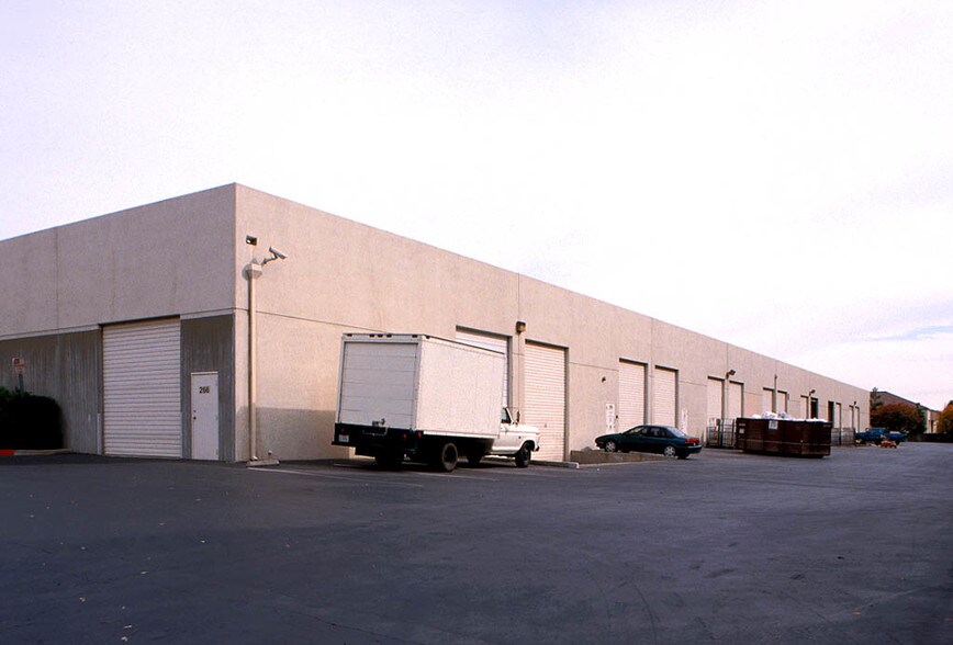240 Lindbergh Ave, Livermore, CA à louer - Autre – Image 2 sur 3