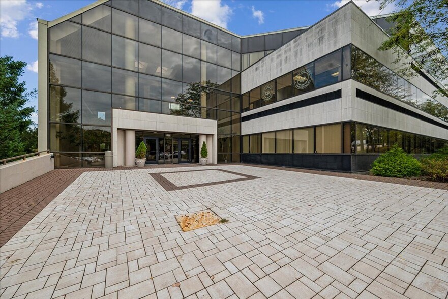 1465 State Route 31 S, Annandale, NJ à louer - Photo de l’immeuble – Image 1 sur 34