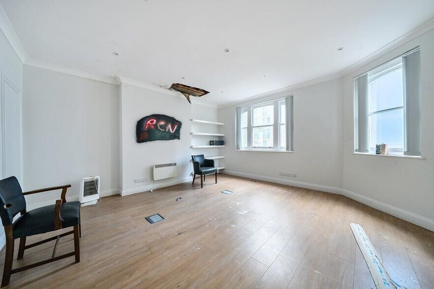 151 Whitechapel Rd, Londres à louer - Photo de l’immeuble – Image 3 sur 26