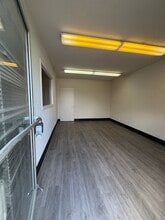 8400-8402 Monroe Ave, Stanton, CA à louer Photo intérieure– Image 2 sur 6