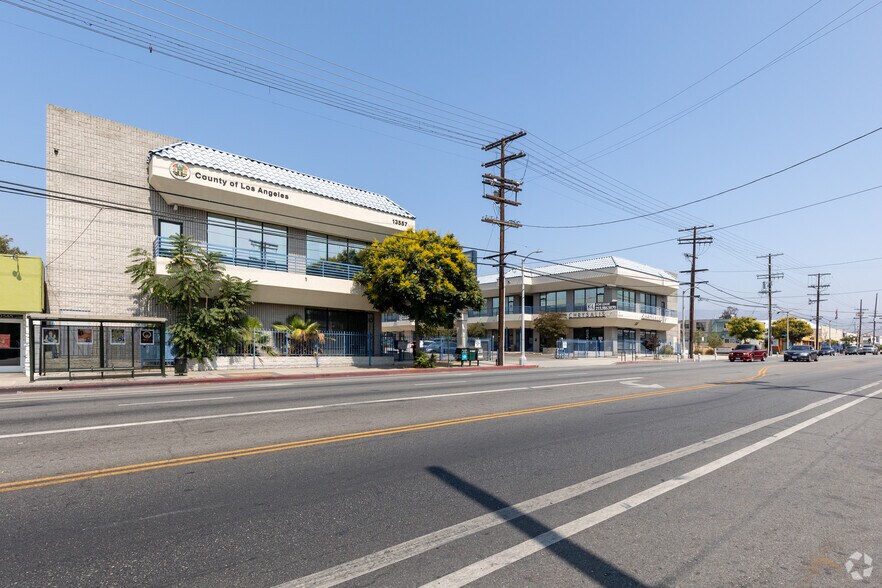 13545-13557 Van Nuys Blvd, Pacoima, CA à louer - Aérien – Image 3 sur 12