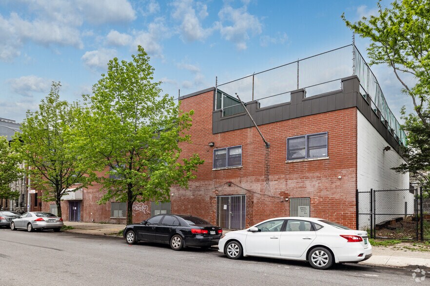 33 Somers St, Brooklyn, NY à louer - Photo de l’immeuble – Image 3 sur 19