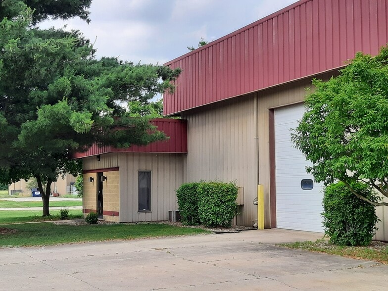 4307 Wyland Dr, Elkhart, IN à louer - Photo de l’immeuble – Image 3 sur 9