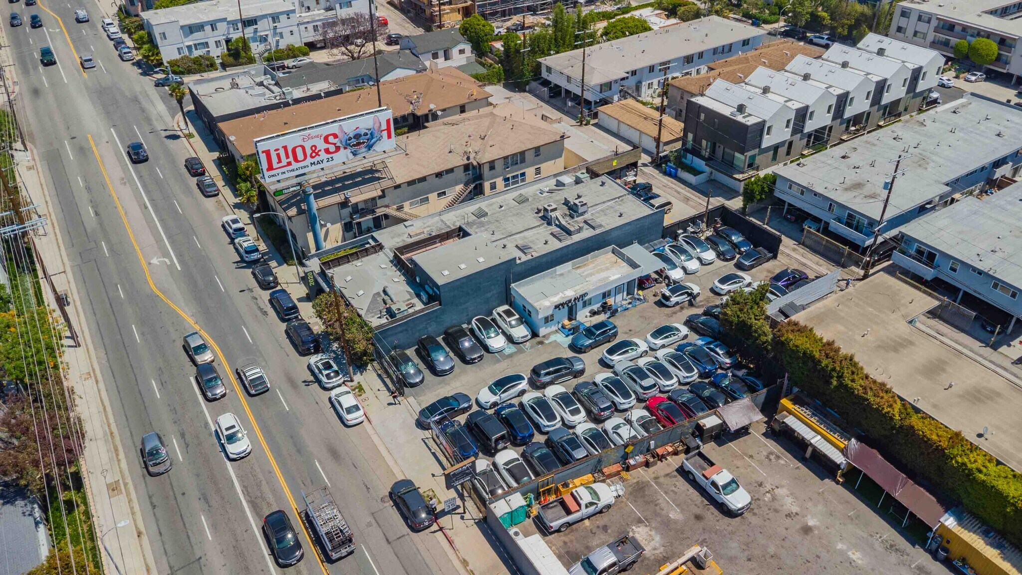 2022 S Robertson Blvd, Los Angeles, CA à louer Photo de l’immeuble– Image 1 sur 29