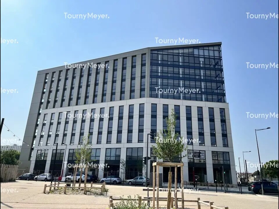 Local commercial dans Bordeaux à louer Photo de l’immeuble– Image 1 sur 2