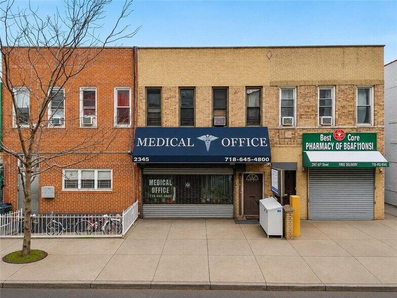 2345 65th St, Brooklyn, NY à vendre - Photo de l’immeuble – Image 1 sur 25
