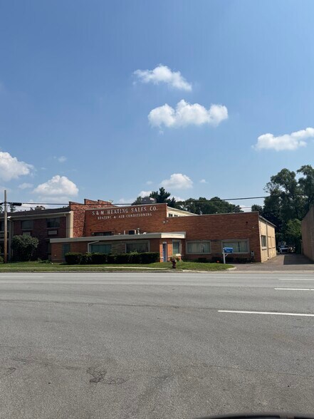 23262 Telegraph Rd, Southfield, MI à vendre - Photo de l’immeuble – Image 2 sur 2